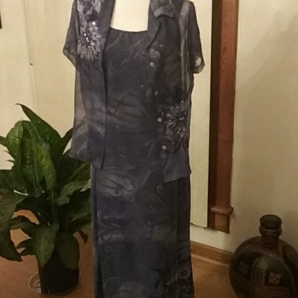 Dress - Picture 2 of 5